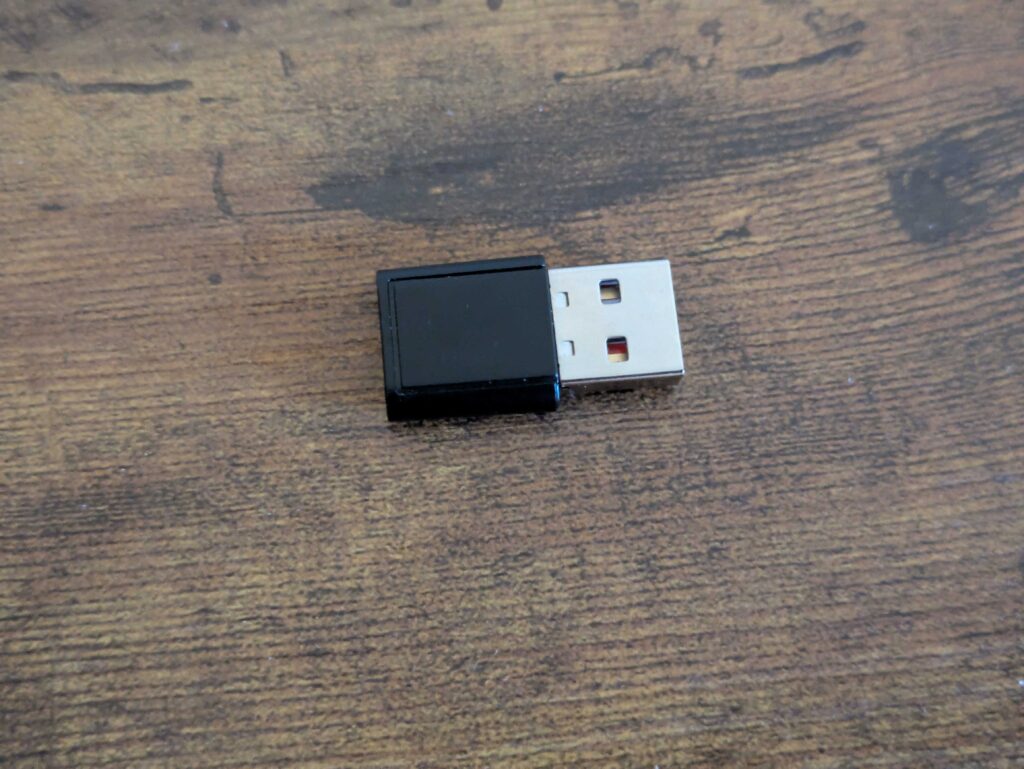 USB-Dongle der HATOR Skyfall 80 MAG Ultima 8K Gaming-Tastatur