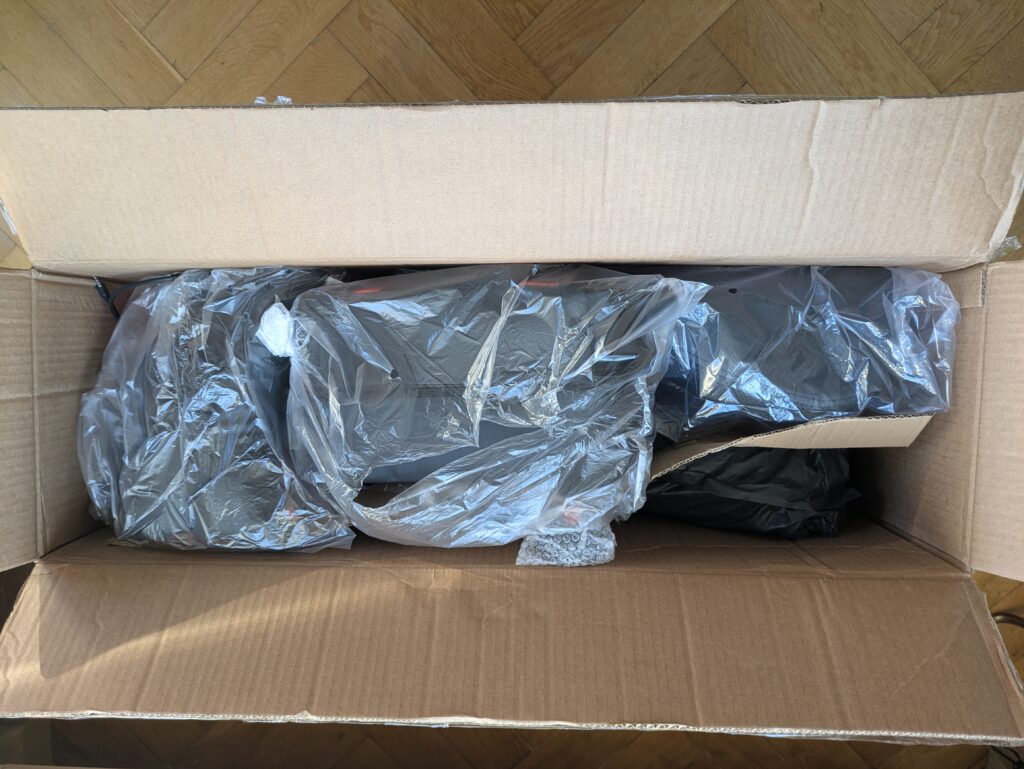 Verpackung des Bagazzia Racingreat Gaming-Stuhls geöffnet