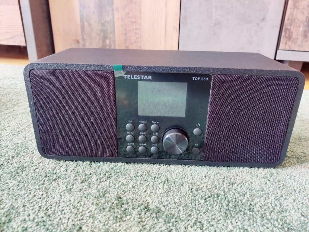 Telestar TOP 250 Internetradio von vorne