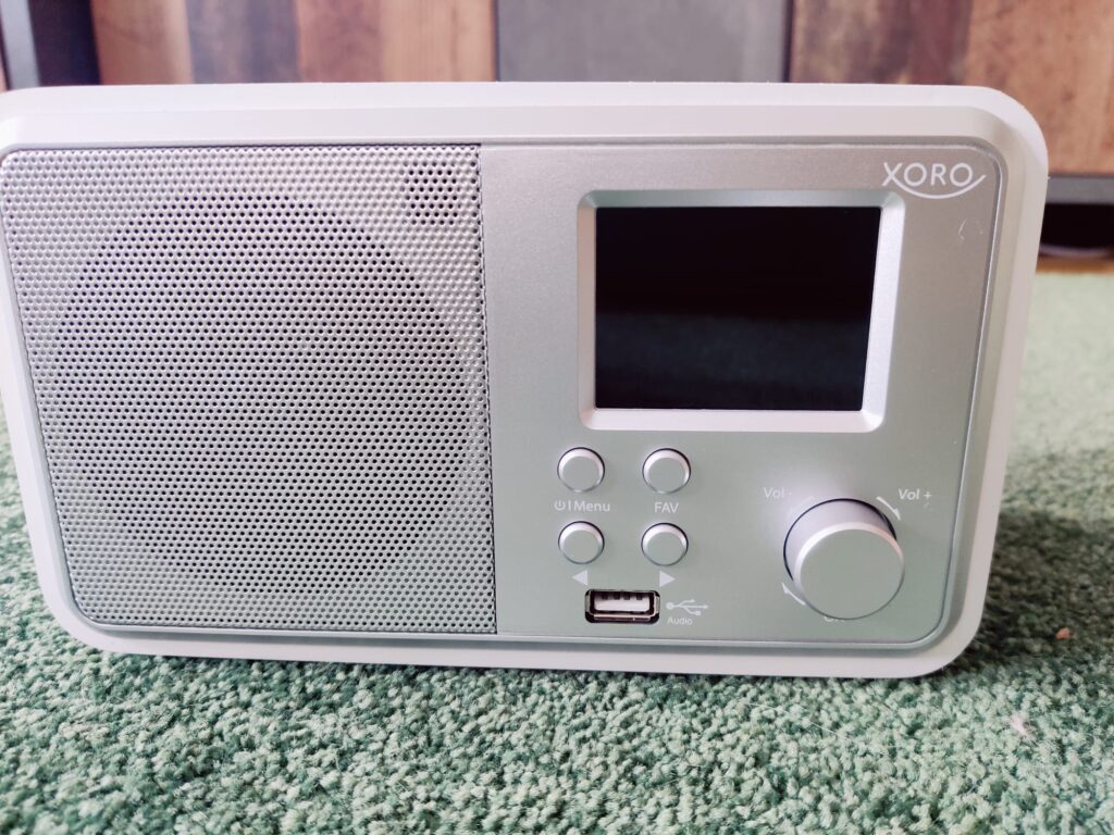 Xoro DAB 300 IR Internetradio Bedienfeld