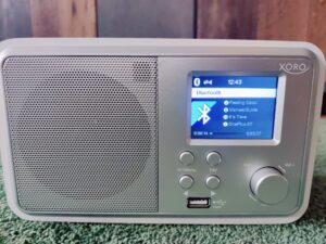 Xoro DAB 300 IR Internetradio Bluetooth Songanzeige