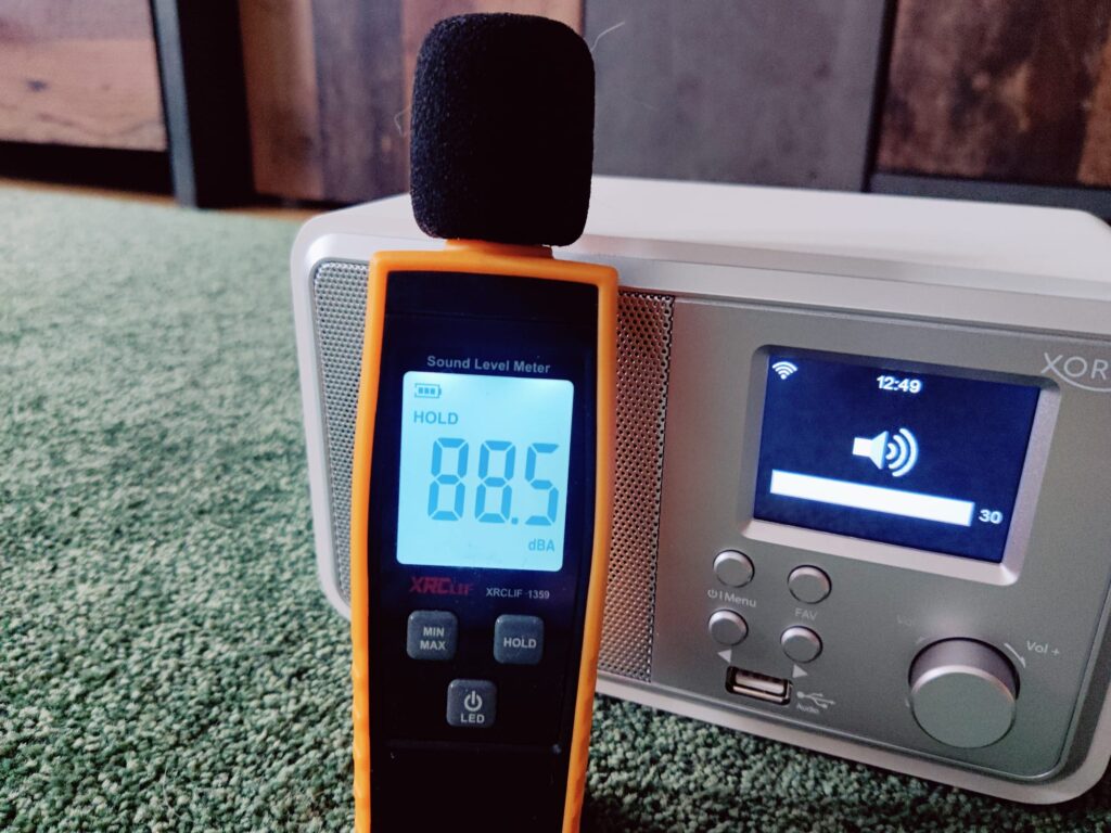 Xoro DAB 300 IR Internetradio Lautstärke auf höchster Stufe