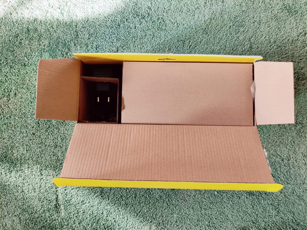 TechniSat VIOLA 2 C IR Internetradio Verpackung von oben