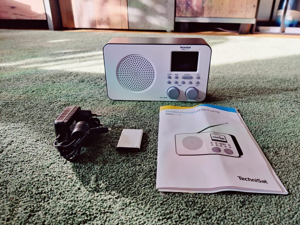 TechniSat VIOLA 2 C IR Internetradio Startbild