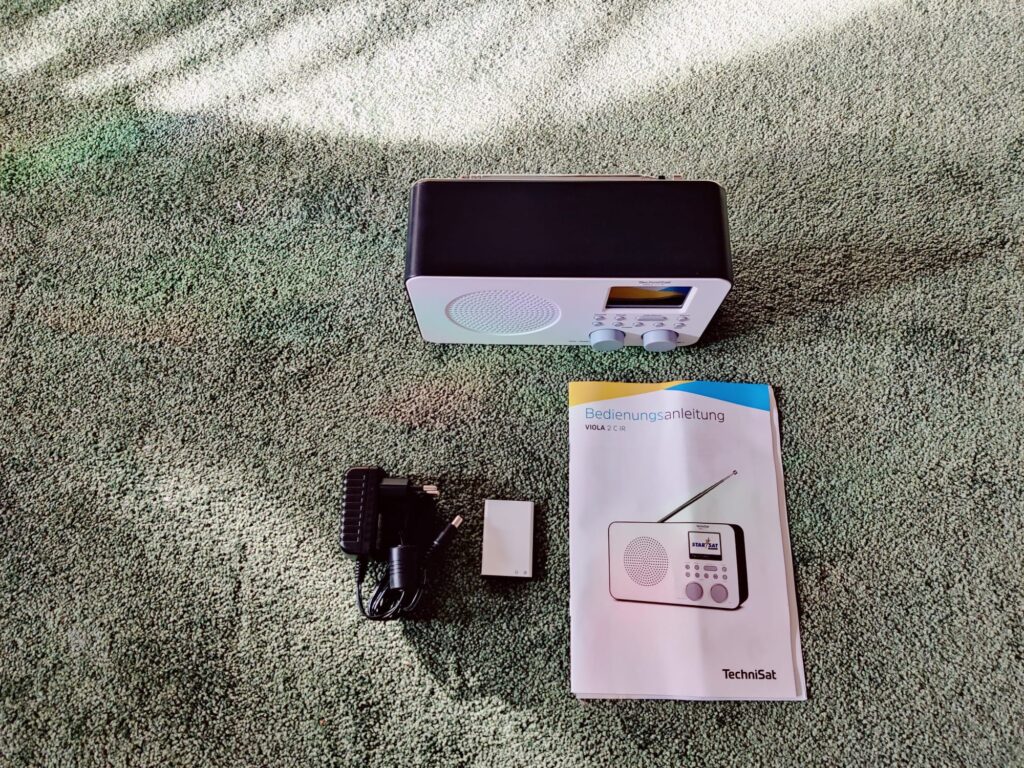 TechniSat VIOLA 2 C IR Internetradio Übersicht