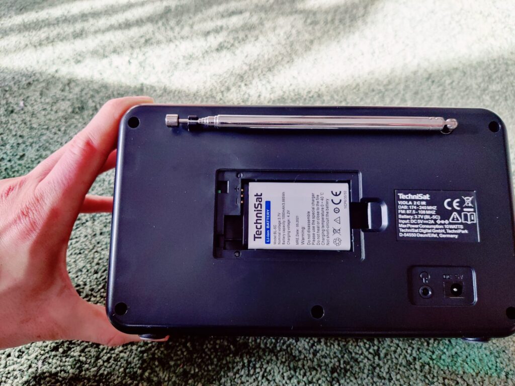 TechniSat VIOLA 2 C IR Internetradio Akkufach