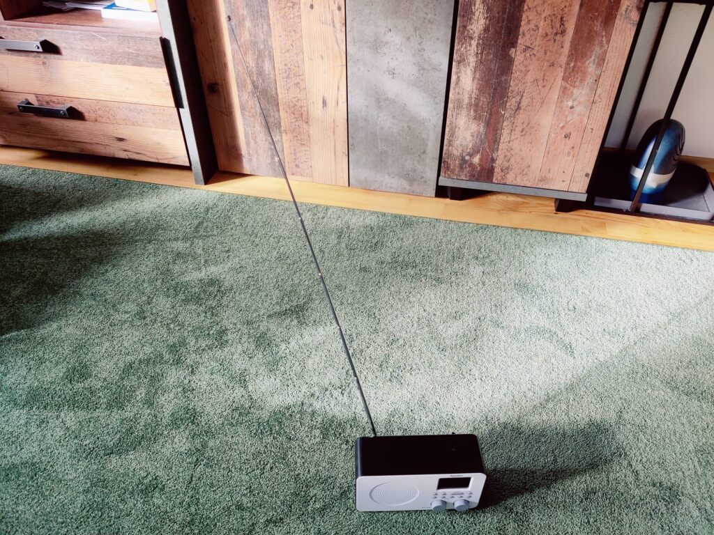 TechniSat VIOLA 2 C IR Internetradio Teleskopantenne