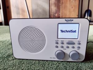 TechniSat VIOLA 2 C IR Internetradio Inbetriebnahme