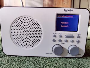 TechniSat VIOLA 2 C IR Internetradio Netzwerksuche