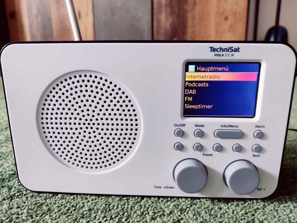 TechniSat VIOLA 2 C IR Internetradio Hauptmenü