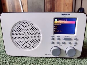 TechniSat VIOLA 2 C IR Internetradio Hauptmenü