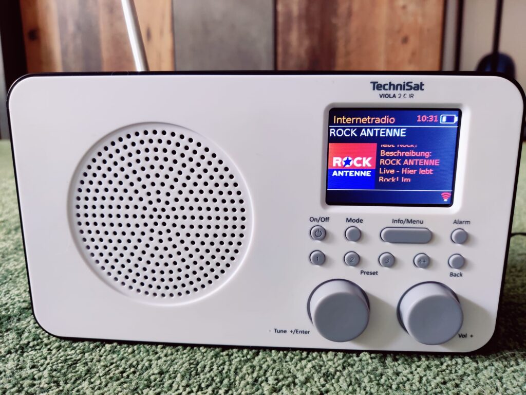 TechniSat VIOLA 2 C IR Internetradio Internetsender