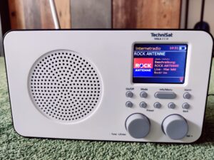 TechniSat VIOLA 2 C IR Internetradio Internetsender