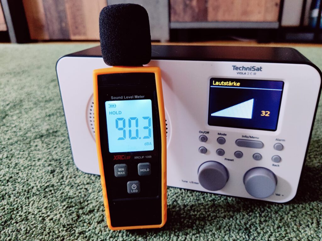 TechniSat VIOLA 2 C IR Internetradio Lautstärke auf höchster Stufe