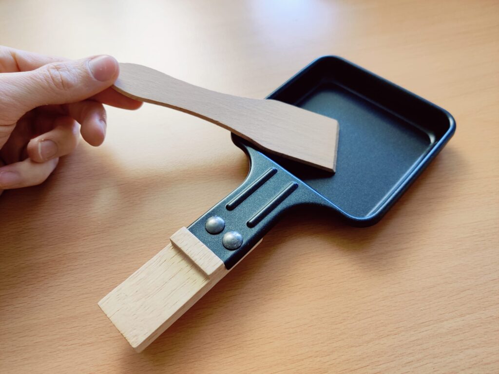 Klamer 1500 Raclette Spatel in Pfännchen