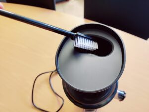 Klamer 150 Slow-Juicer Reinigungsbürste im Einsatz