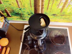 Klamer 150 Slow-Juicer Äpfel im Deckel