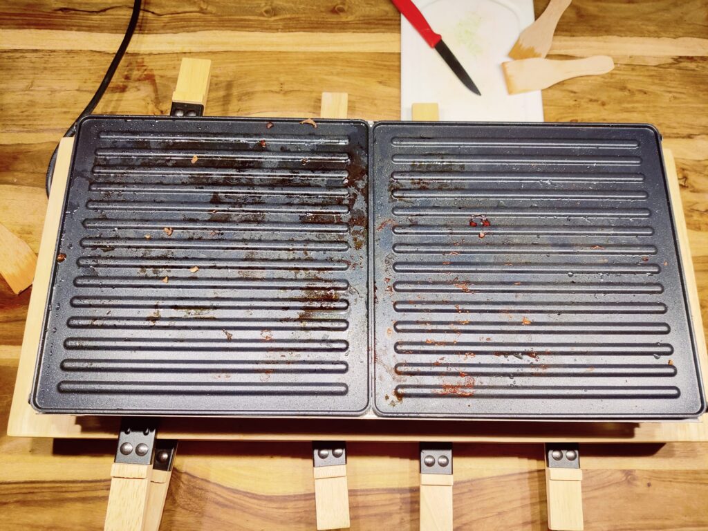 Klamer 1500 Raclette Grillplatte nach dem Einsatz