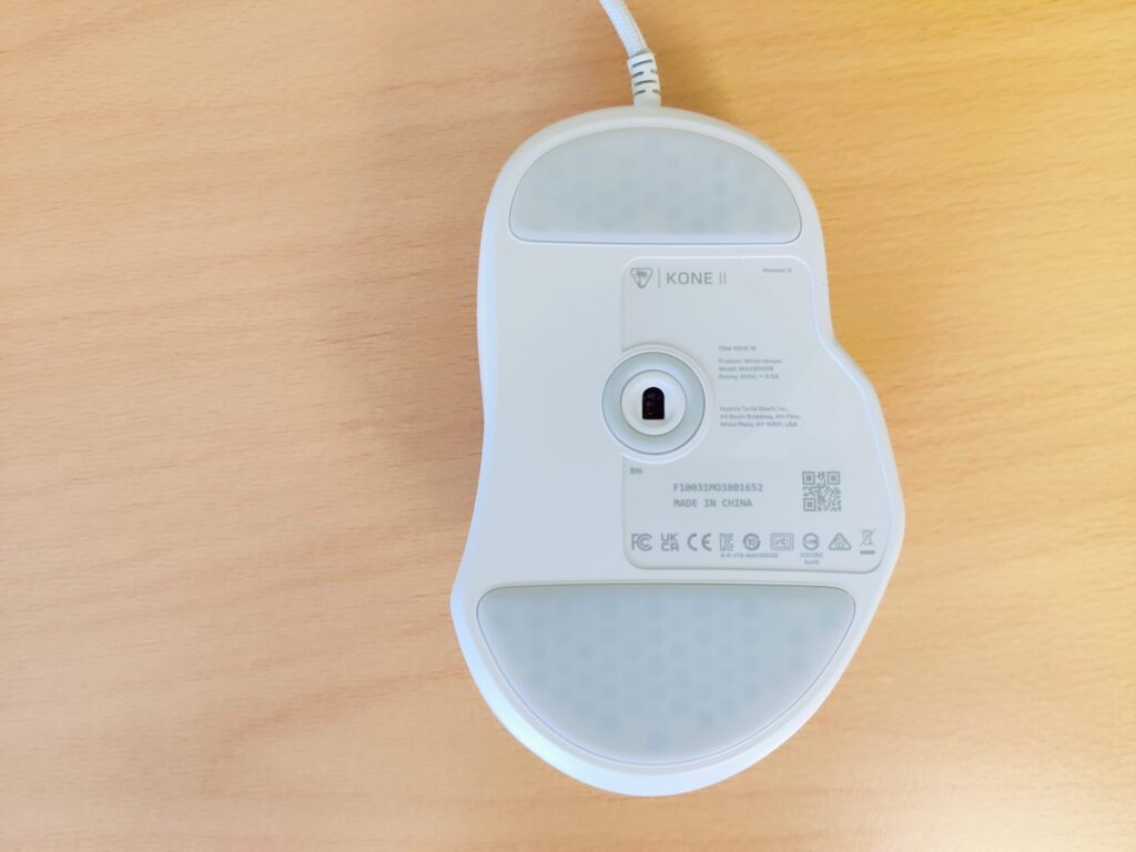 Turtle Beach Kone II Gaming-Maus Unterseite