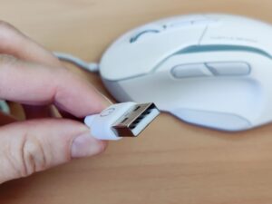 Turtle Beach Kone II Gaming-Maus USB-A-Anschluss