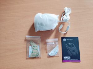 Cooler Master MM720 Gaming-Maus verpackt mit Zubehör