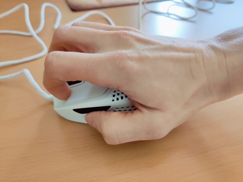 Cooler Master MM720 Gaming-Maus Claw-Grip