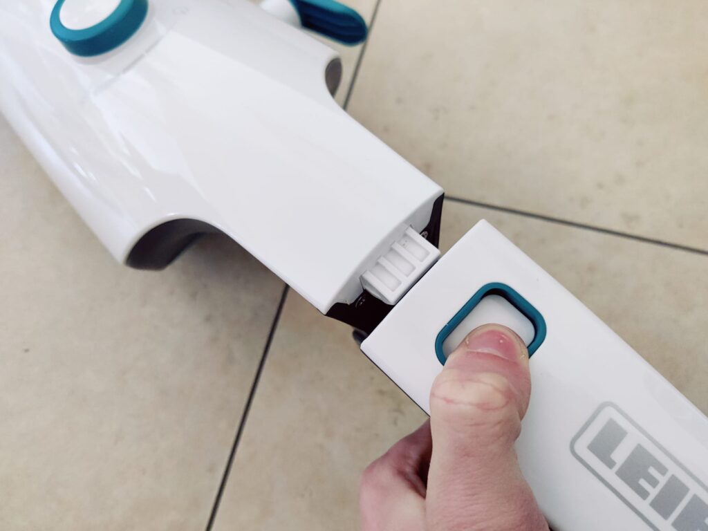 Leifheit CleanTenso Power 2.0 Dampfreiniger Stiel ein- und ausklappen