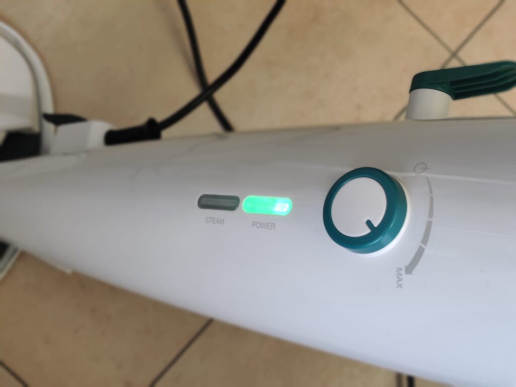 Leifheit CleanTenso Power 2.0 Dampfreiniger Power an