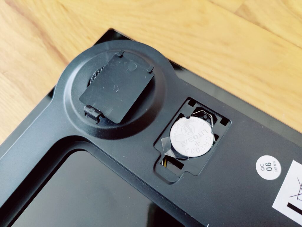 Grundig 18682 Personenwaage Batterie geschützt