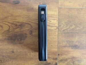 Anker A1383 Powerbank von links