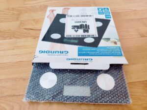 Grundig 18682 Körperfettwaage Verpackung offen
