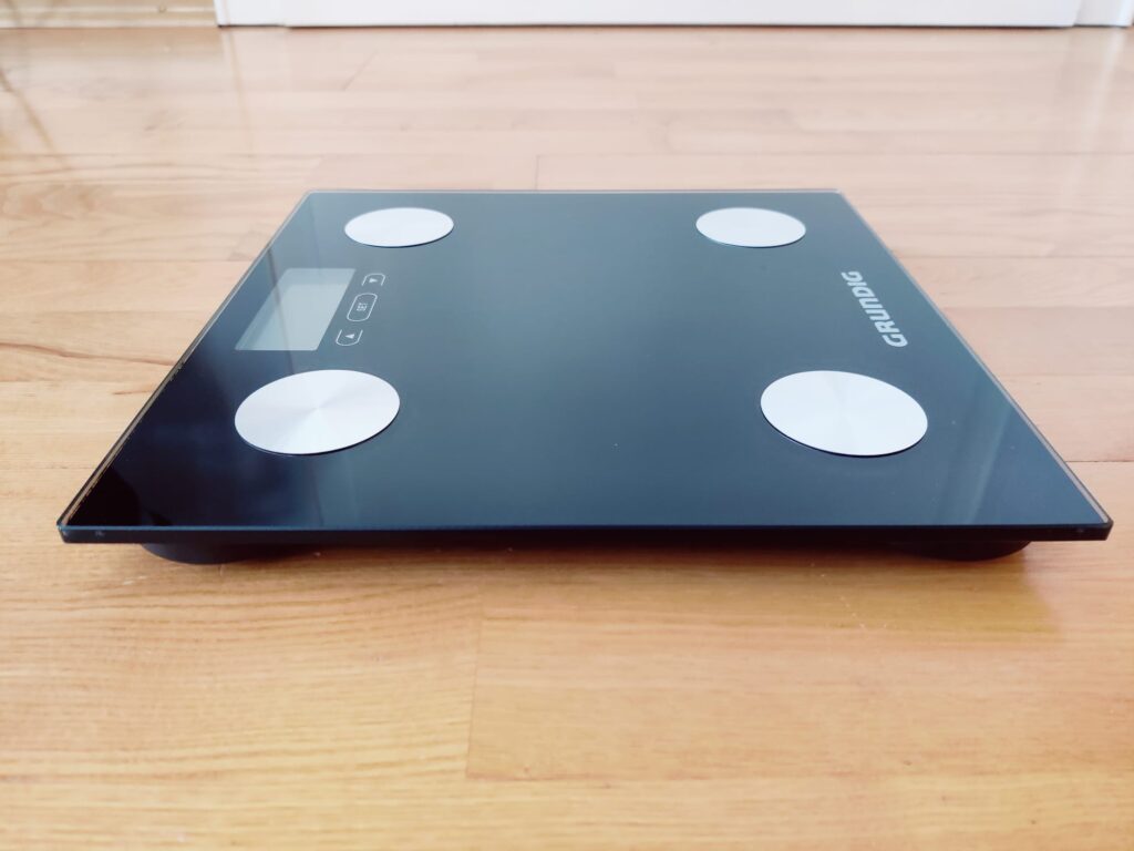 Grundig 18682 Körperfettwaage von der Seite