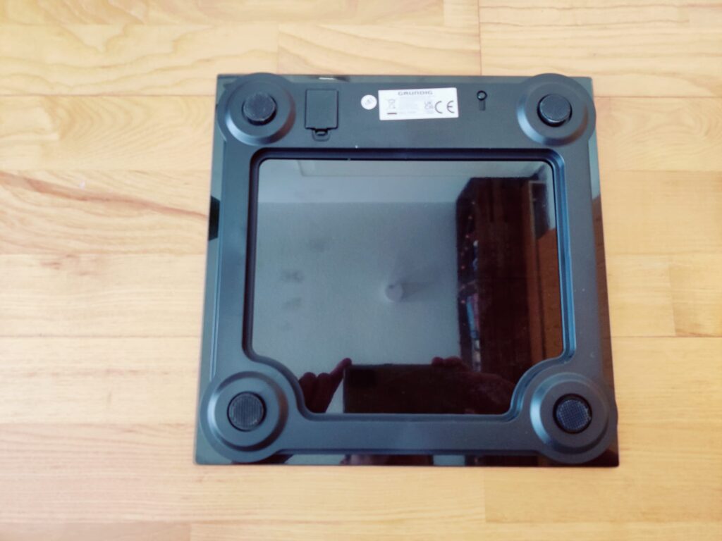 Grundig 18682 Körperfettwaage Unterseite