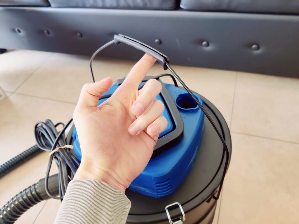 Scheppach AVC20 Aschesauger Behältergriff