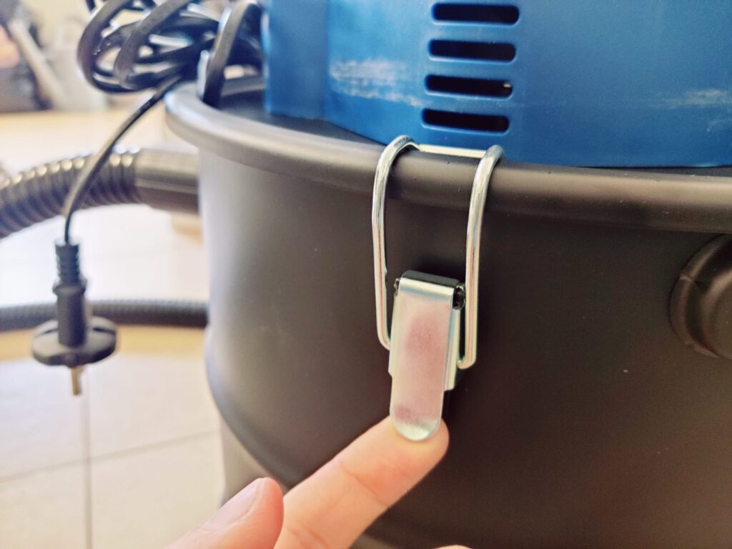 Scheppach AVC20 Aschesauger Verriegelungshaken