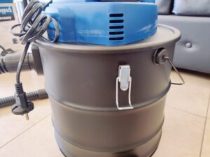 Scheppach AVC20 Aschesauger Verriegelungshaken offen