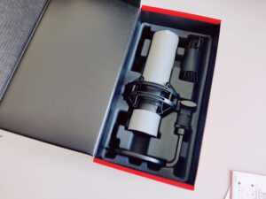 HyperX QuadCast 2 S Mikrofon Verpackung offen