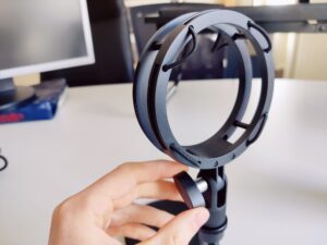 HyperX QuadCast 2 S Mikrofon Tischständer Feststellrad