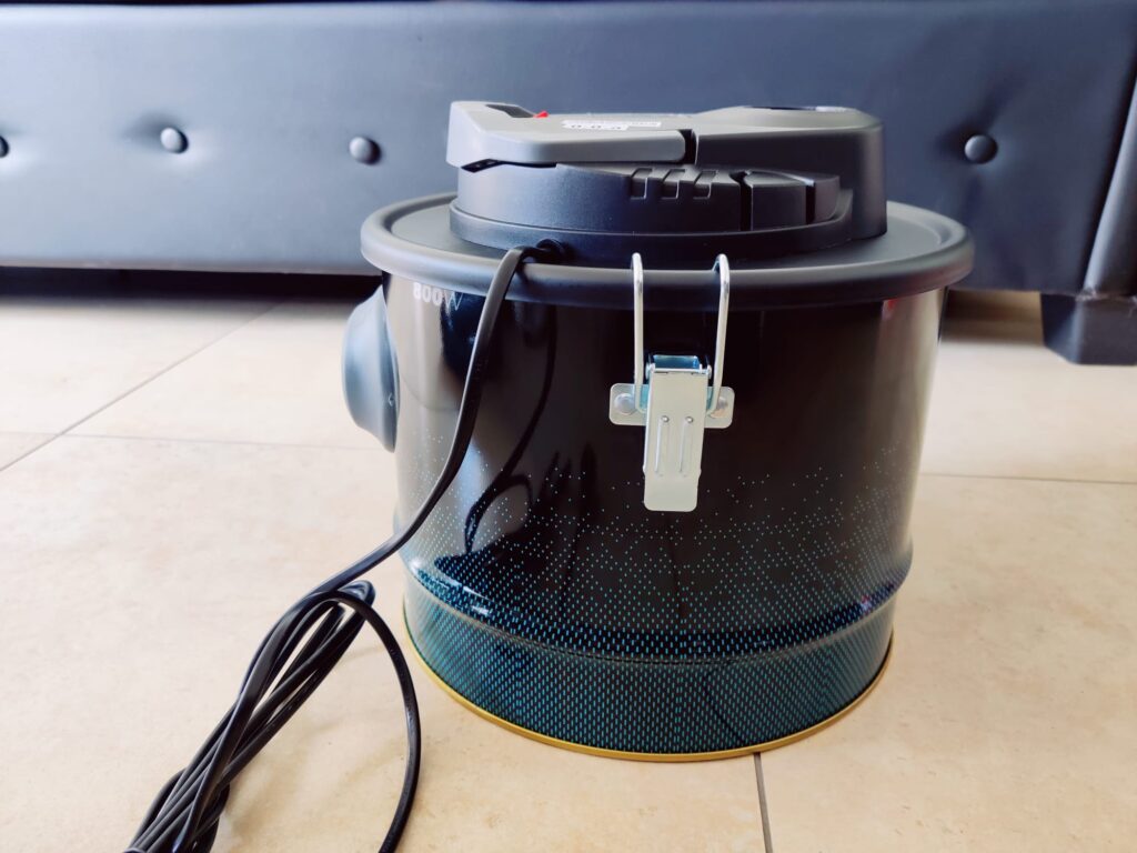 Cecotec Conga Ash 2000 Home Aschesauger von der Seite