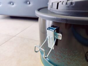 Cecotec Conga Ash 2000 Home Aschesauger Behälterklemme offen