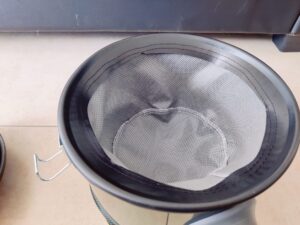 Cecotec Conga Ash 2000 Home Aschesauger Vorfilter eingesetzt