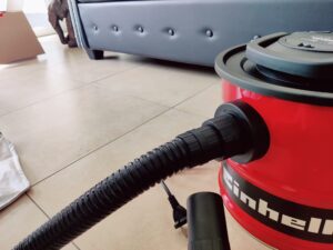 Einhell TC-AV 1830 D Aschesauger Saugschlauch angeschlossen