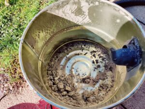 Einhell TC-AV 1830 D Aschesauger Behälter nach Betrieb