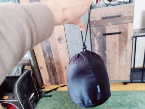 Sleevo Original Nackenkissen Trageschlaufe am Transportbeutel