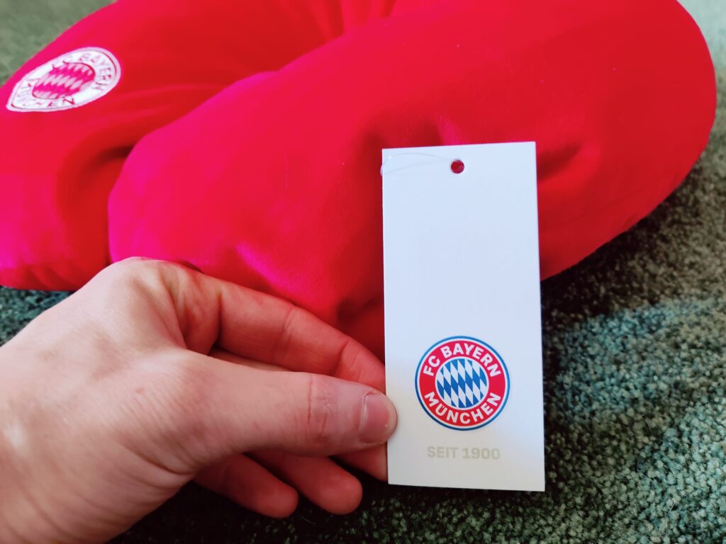 FC Bayern München 2-in-1 Nackenkissen Bayern-Karte