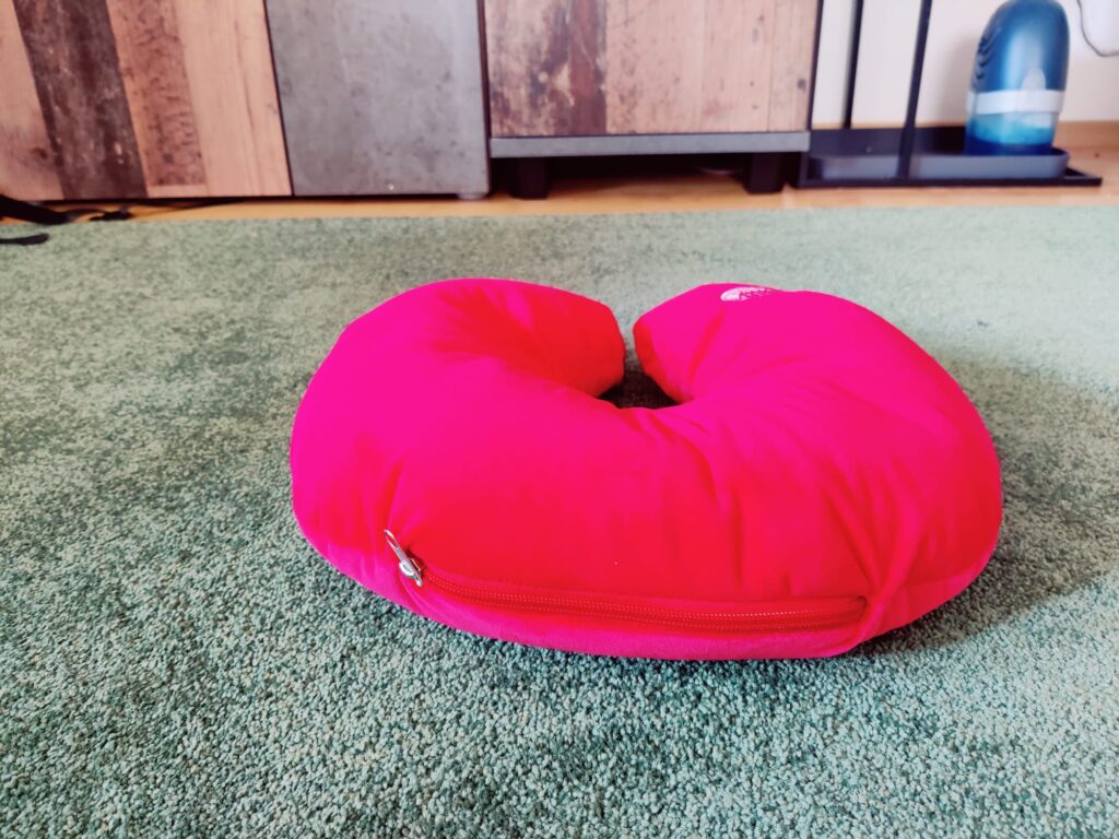 FC Bayern München 2-in-1 Nackenkissen von hinten