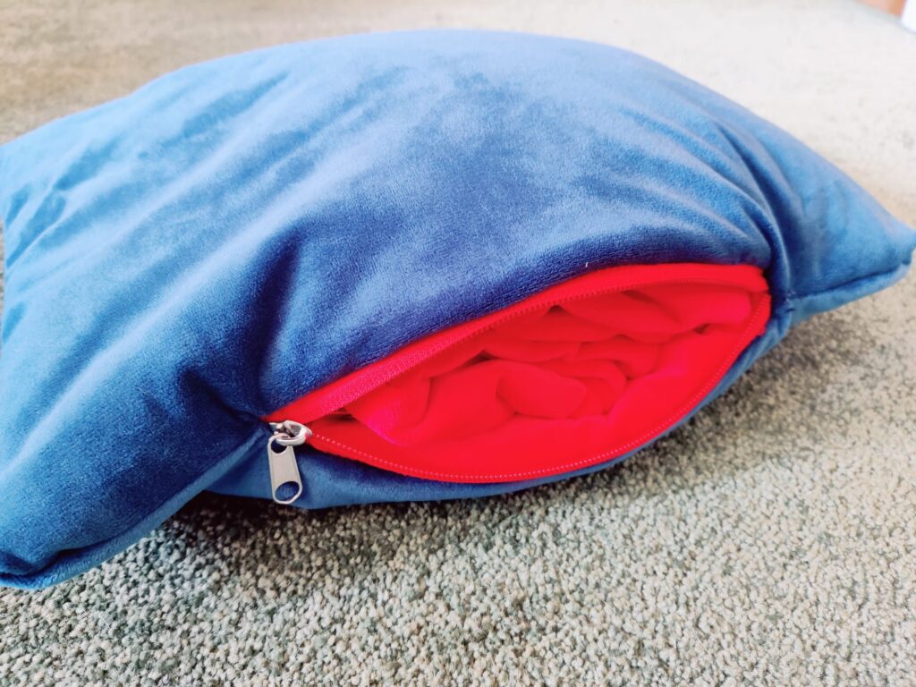 FC Bayern München 2-in-1 Nackenkissen Kopfkissen Reißverschluss