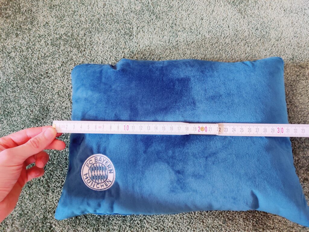 FC Bayern München 2-in-1 Nackenkissen als Kopfkissen Länge