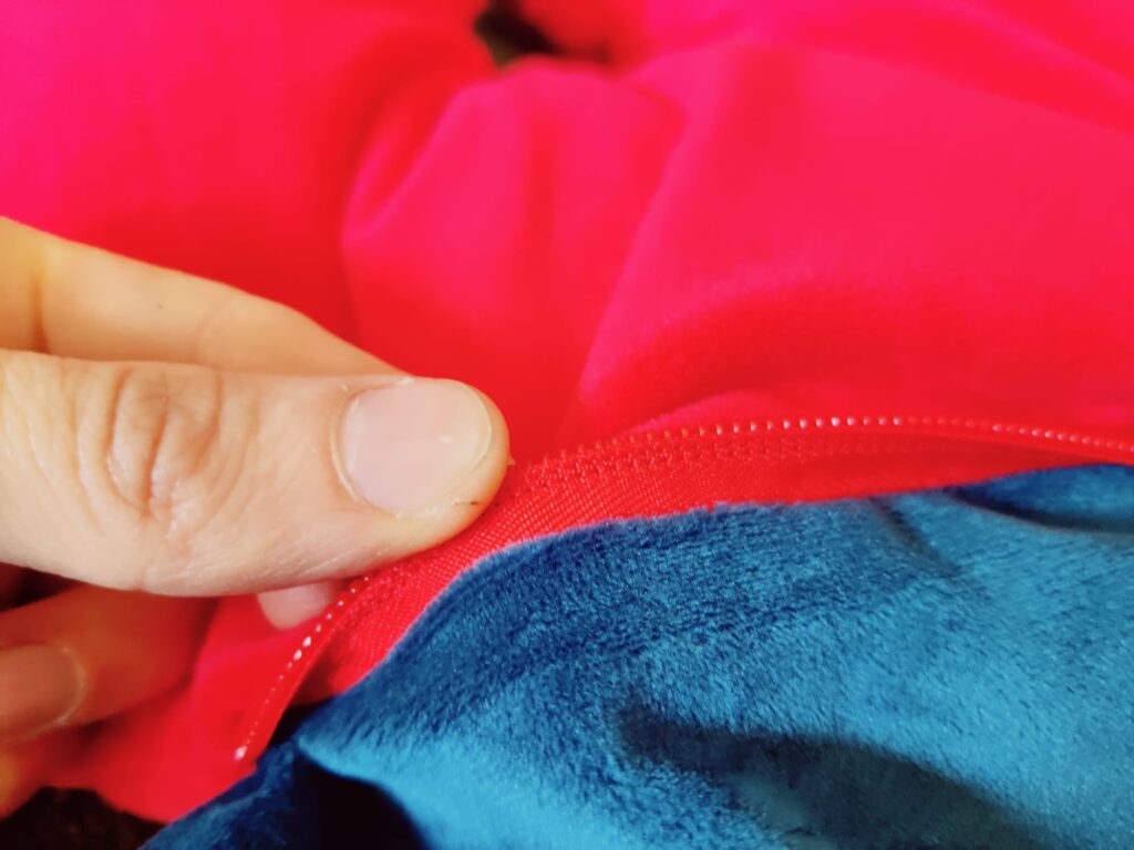 FC Bayern München 2-in-1 Nackenkissen Verarbeitung Nähte