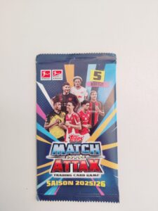 FC Bayern München 2-in-1 Nackenkissen Match-Attax-Karten als Zubehör